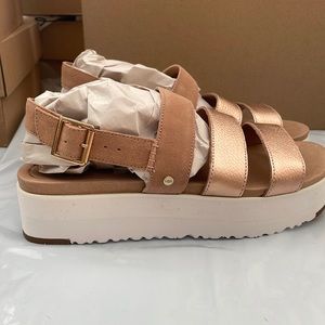 Ugg Women’s Braelynn  Metallic Sandal